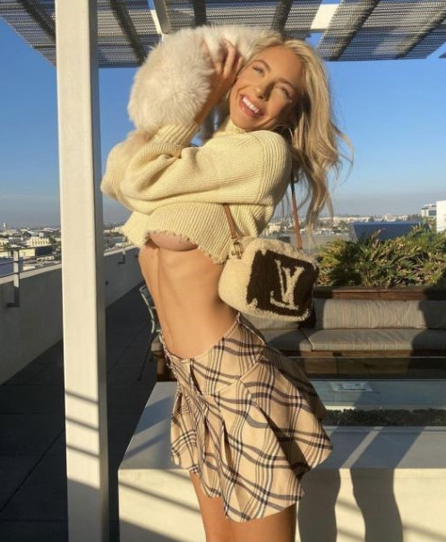 Hannah Palmer  nude photo