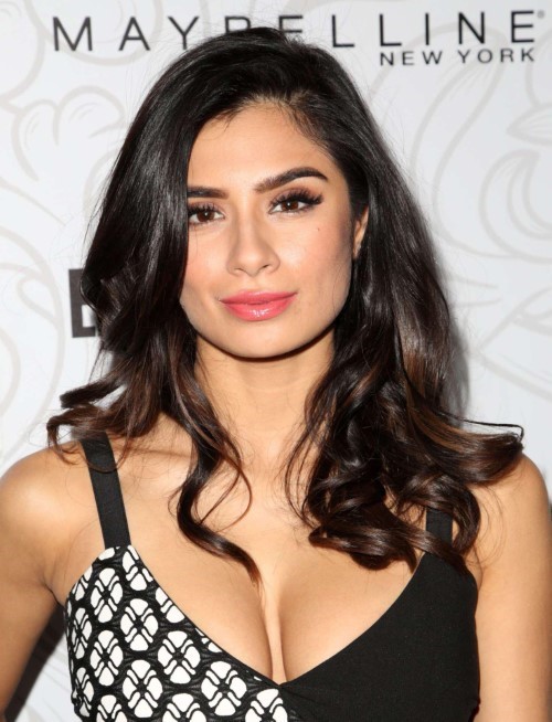 Happy Birthday Diane Guerrero  nude photo