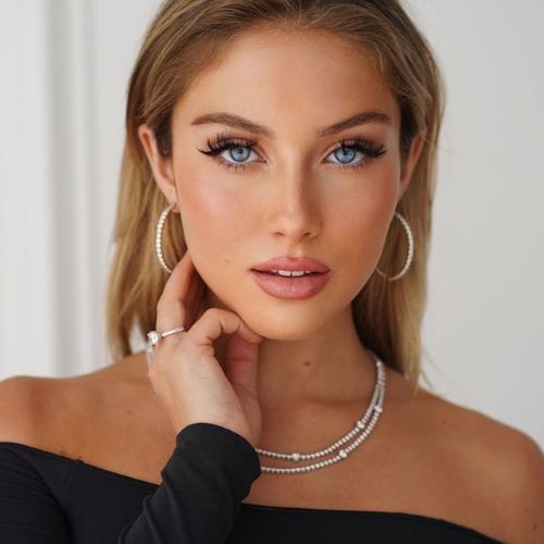 Heloise Hut  nude photo