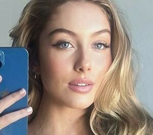 Heloise Hut  nude photo