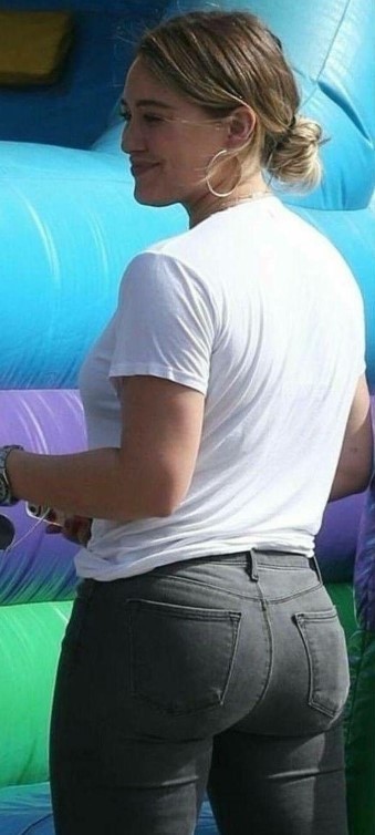 Hilary Duff Big Booty Tight Jeans  nude photo