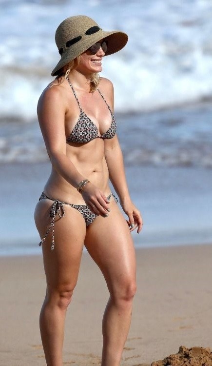 Hilary Duff Hot Body At Beach  nude photo