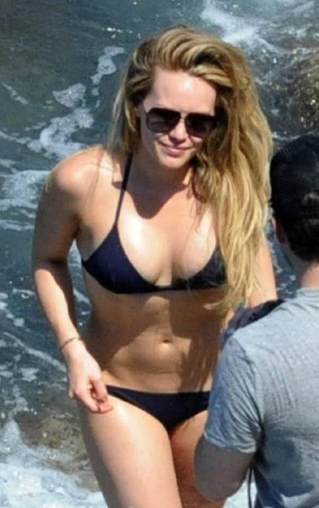 Hilary Duff Sexy Bikini Picture  nude photo