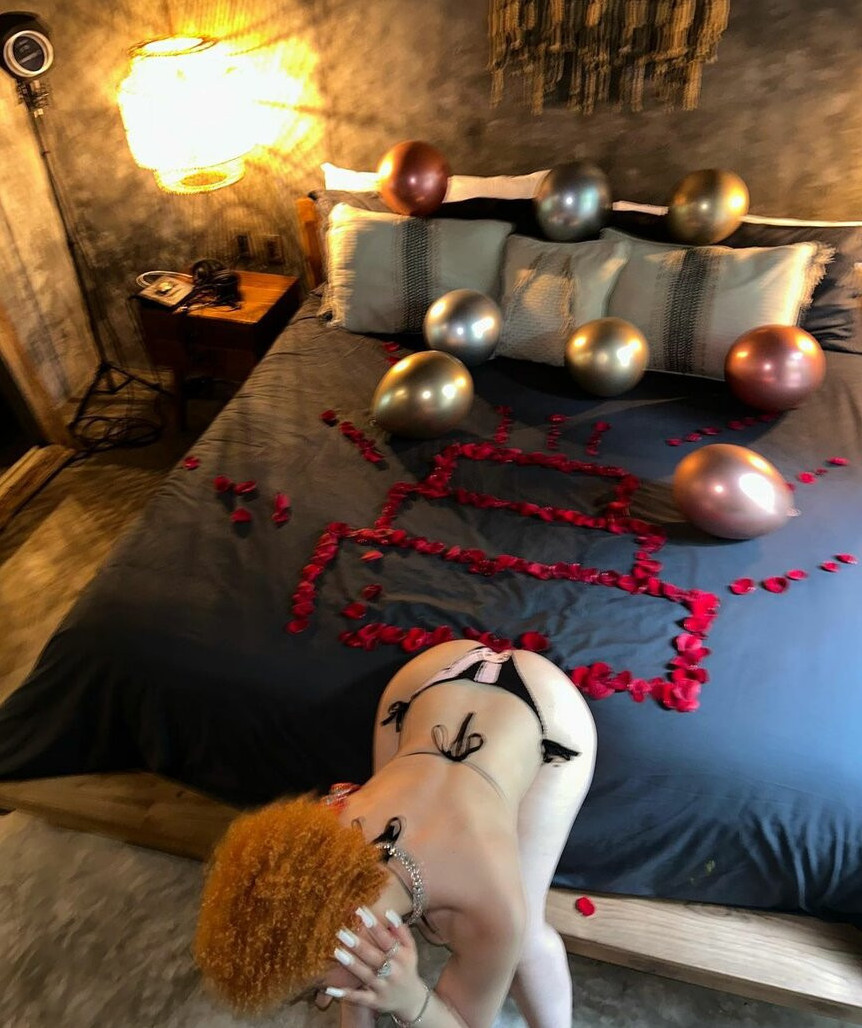 Ice Spice Hot Booty In Thong Sexy Body  nude photo