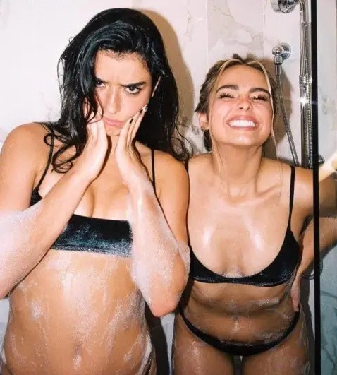 Id Love To Give Addison Rae And Dixie DAmelio Some BBC  nude photo