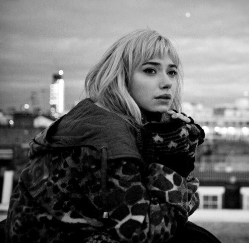 Imogen Poots B W  nude photo