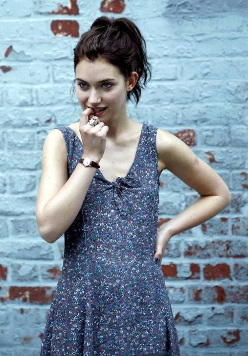 Imogen Poots Brown Hair  nude photo