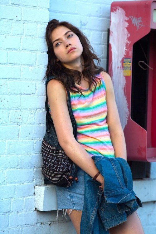 Imogen Poots Colorful Top  nude photo