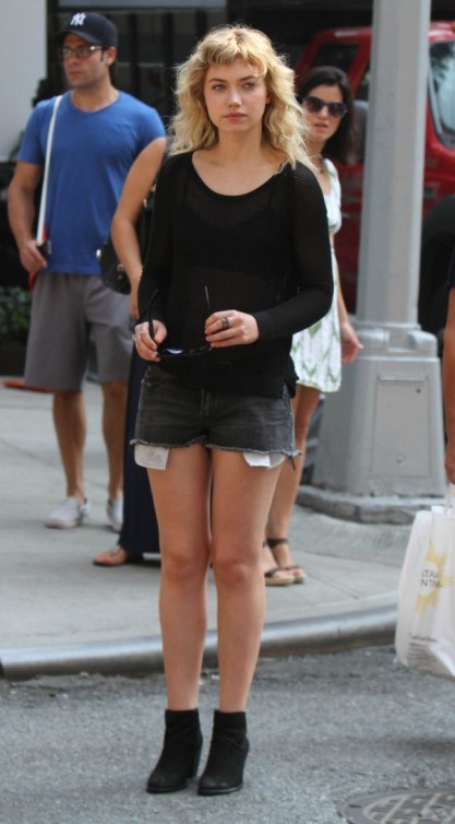 Imogen Poots In Shorts  nude photo
