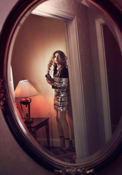 Imogen Poots Mirror Shot  nude photo