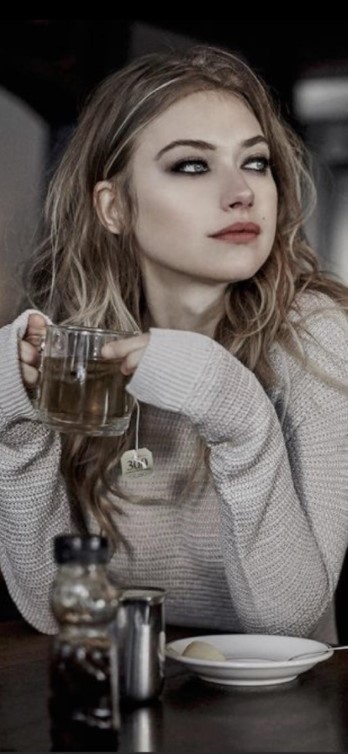 Imogen Poots Morning Shot  nude photo