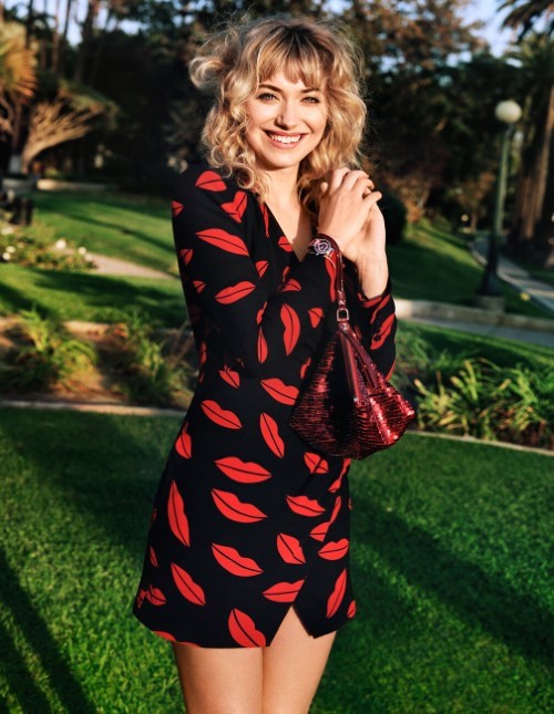 Imogen Poots Short Lippy Dress  nude photo