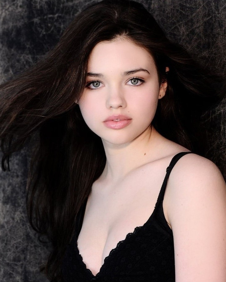 India Eisley  nude photo