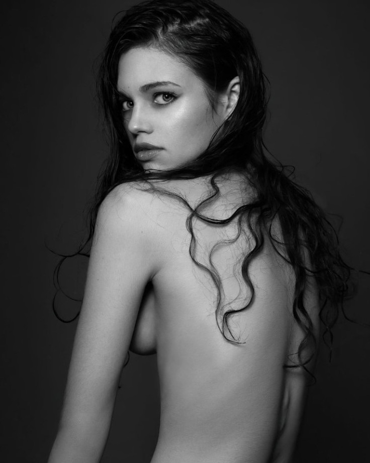 India Eisley Braless Hot Actress  nude photo