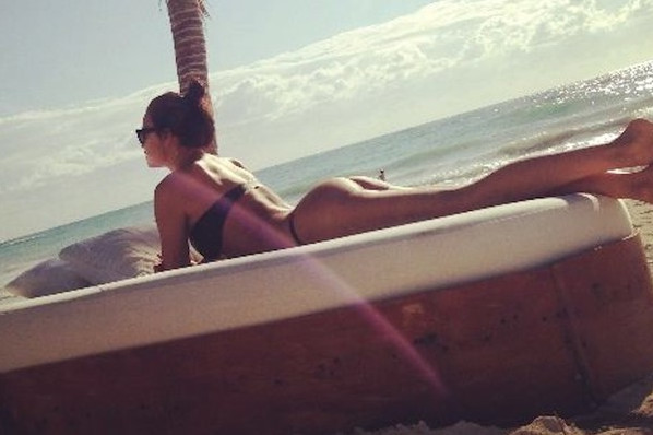 Irina Shayk Sexy Legs Sunbathing  nude photo