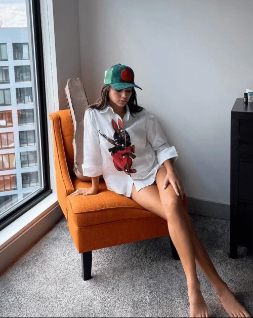 Isabela Merced Legs Looking Smooth As Silk  nude photo