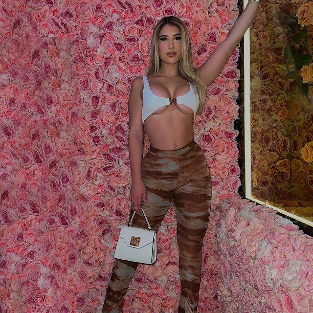 Isa Buscemi  nude photo