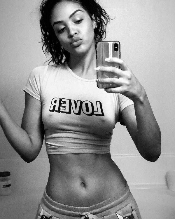 Izabela Guedes  nude photo