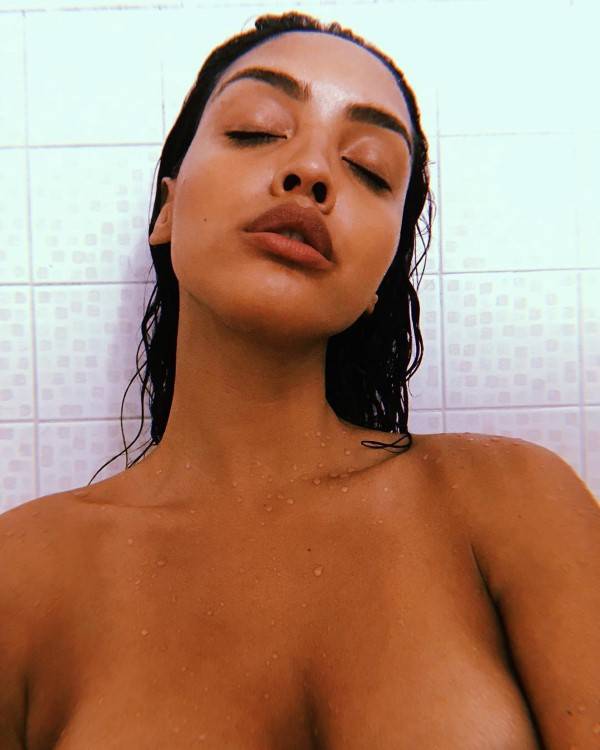 Izabela Guedes  nude photo