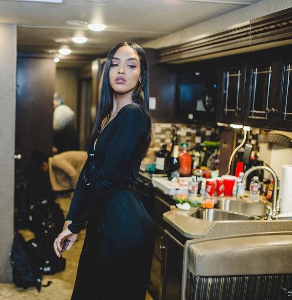 Izabela Guedes  nude photo