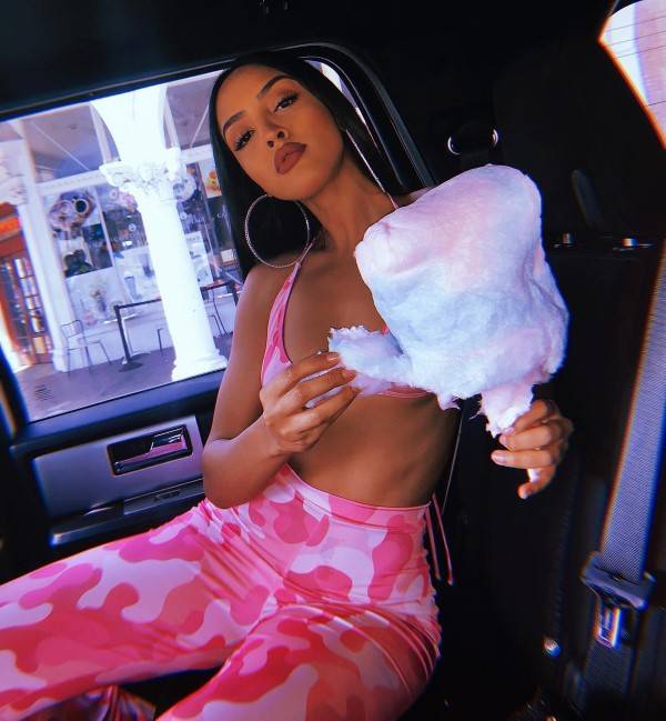 Izabela Guedes nude photo