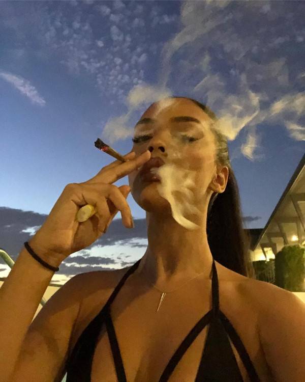 Izabela Guedes  nude photo