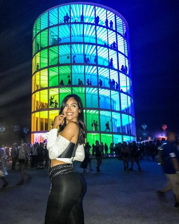 Izabela Guedes  nude photo