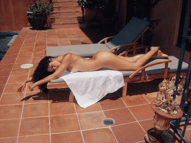 Izabela Guedes  nude photo