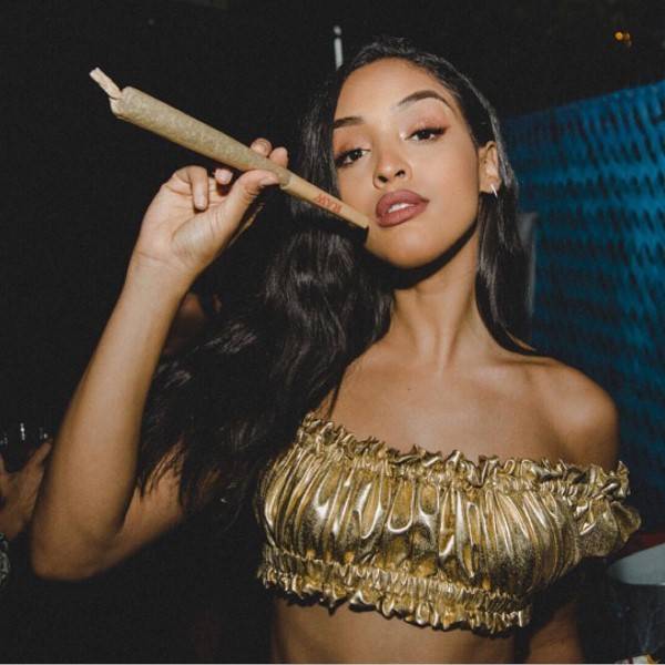 Izabela Guedes  nude photo