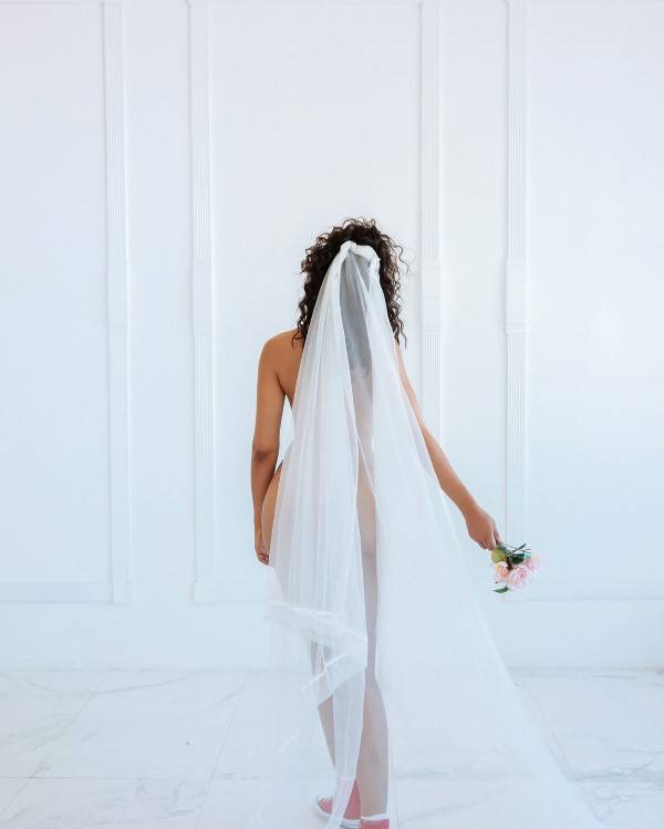 Izabela Guedes  nude photo