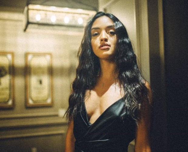 Izabela Guedes  nude photo