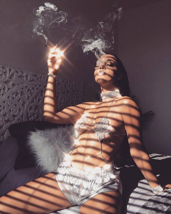 Izabela Guedes  nude photo