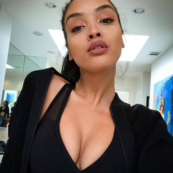 Izabela Guedes  nude photo