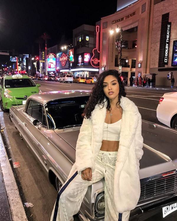 Izabela Guedes  nude photo