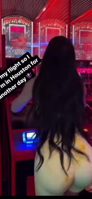 Jailyne Ojeda  nude photo