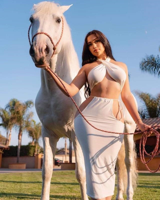 Jailyne Ojeda  nude photo