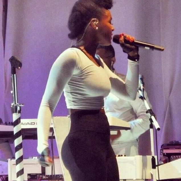 Janelle Monae  nude photo