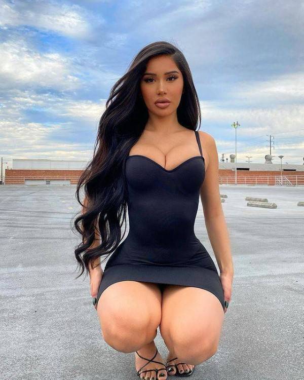 Janet Guzman  nude photo