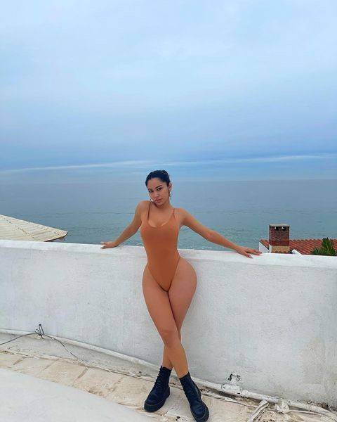 Janet Guzman  nude photo