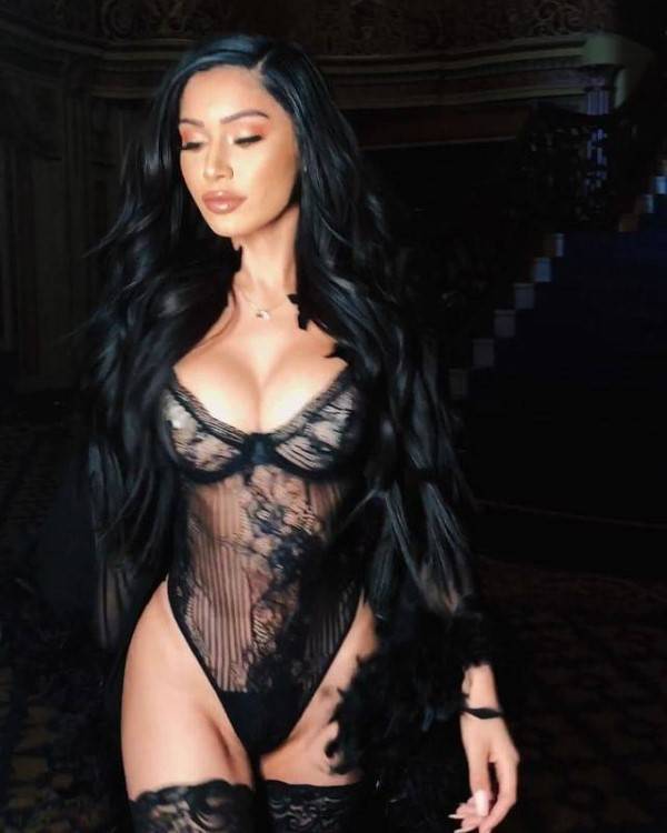 Janet Guzman  nude photo