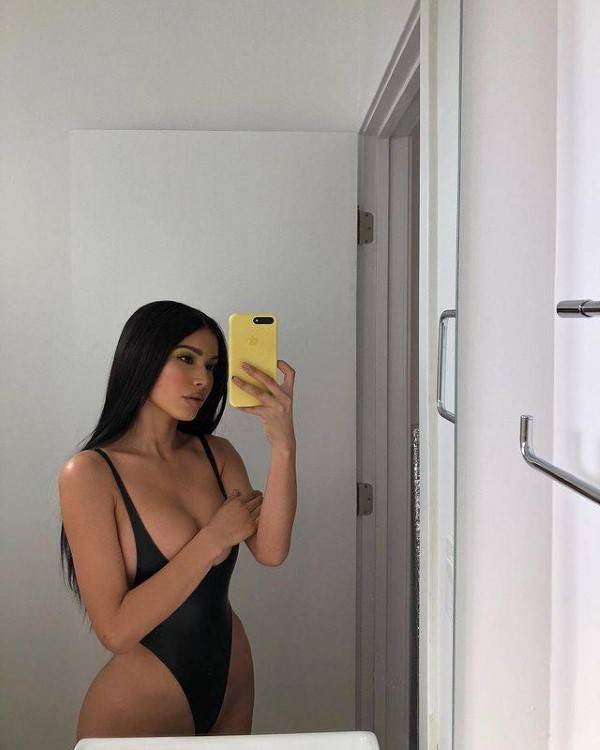 Janet Guzman  nude photo