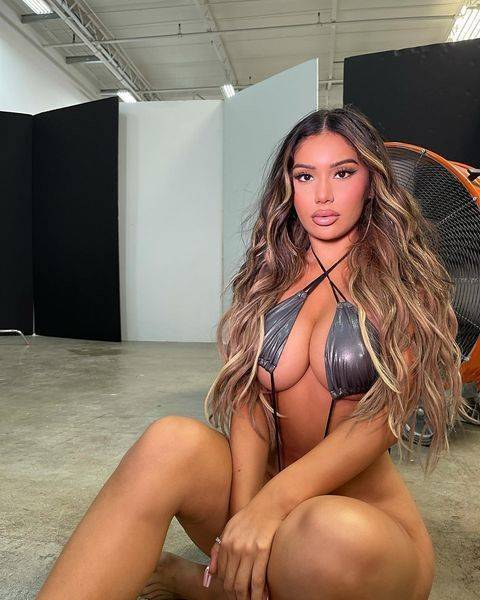 Janet Guzman  nude photo