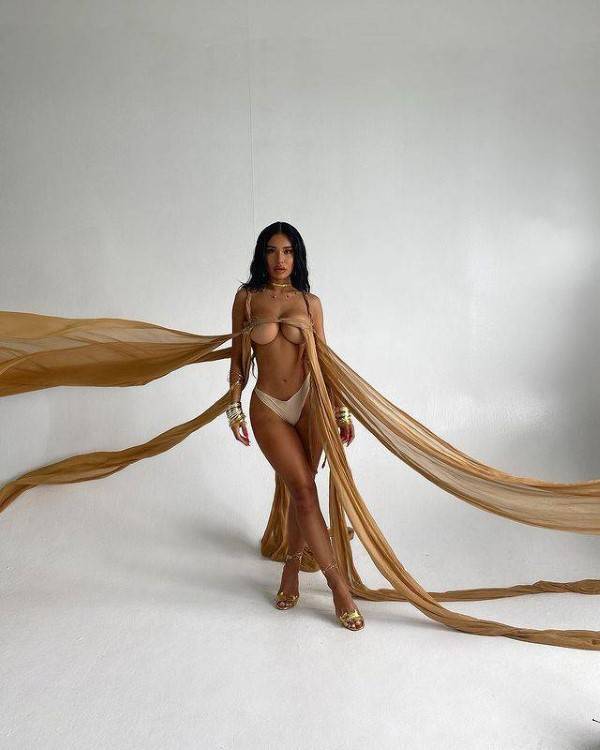 Janet Guzman  nude photo