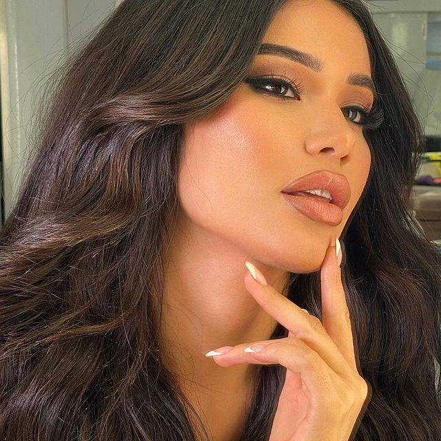 Janet Guzman  nude photo