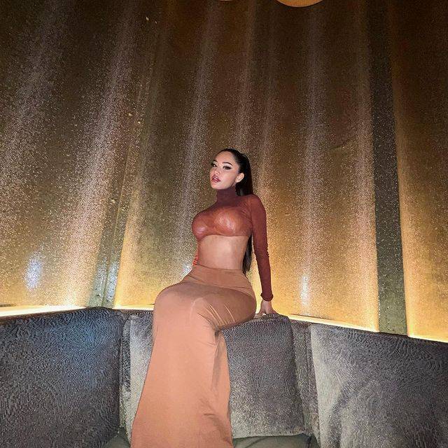 Janet Guzman  nude photo