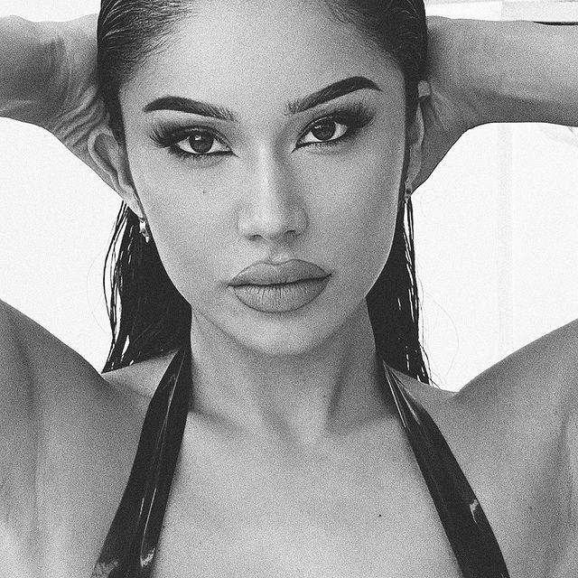 Janet Guzman  nude photo