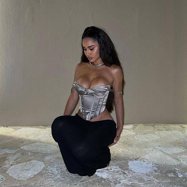 Janet Guzman  nude photo