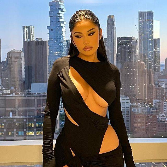 Janet Guzman  nude photo