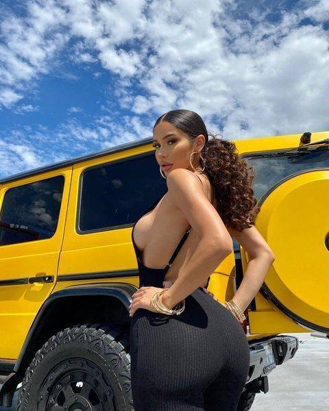 Janet Guzman  nude photo