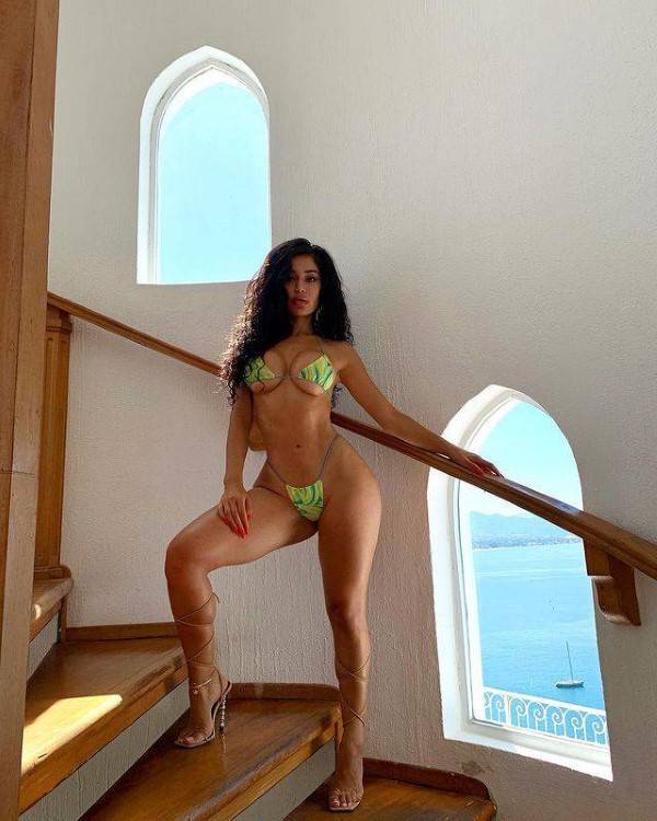 Janet Guzman  nude photo